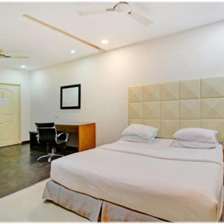 Hotel At Home Suites , Gachibowli, Hyderabad Eksteriør bilde