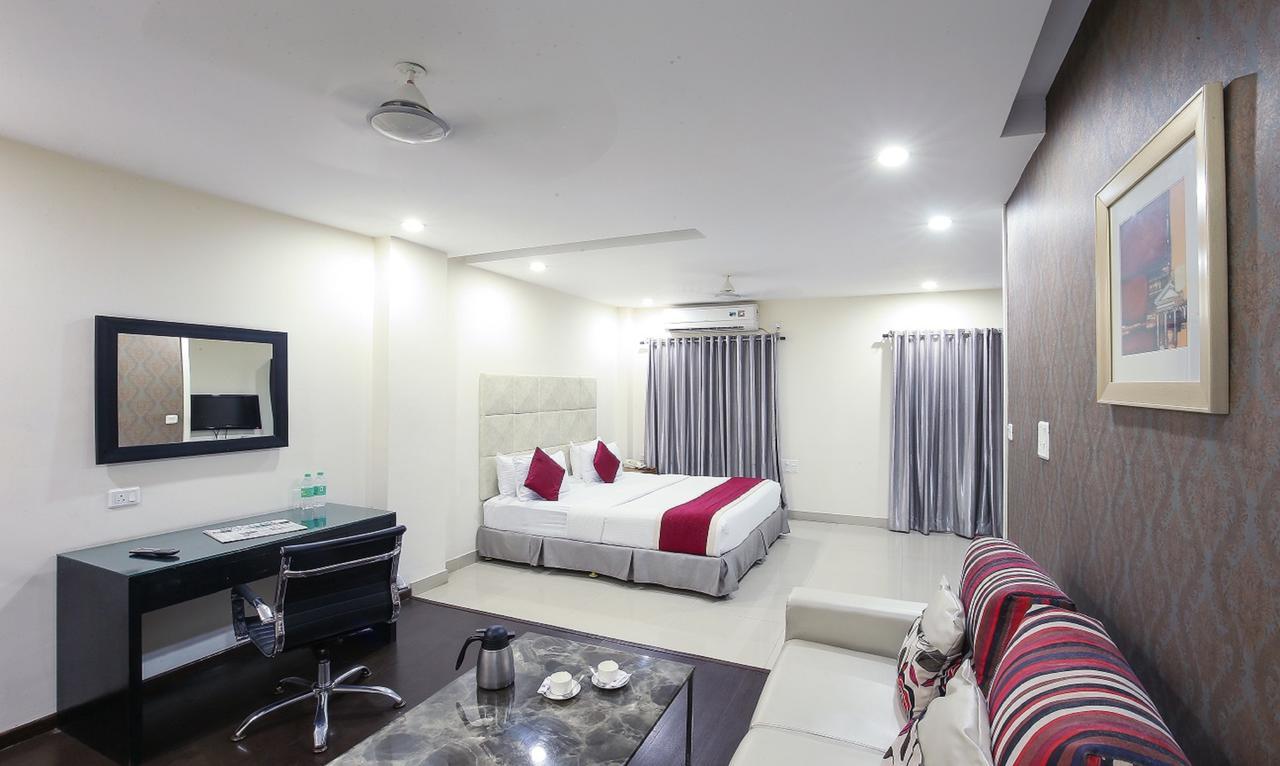 Hotel At Home Suites , Gachibowli, Hyderabad Eksteriør bilde